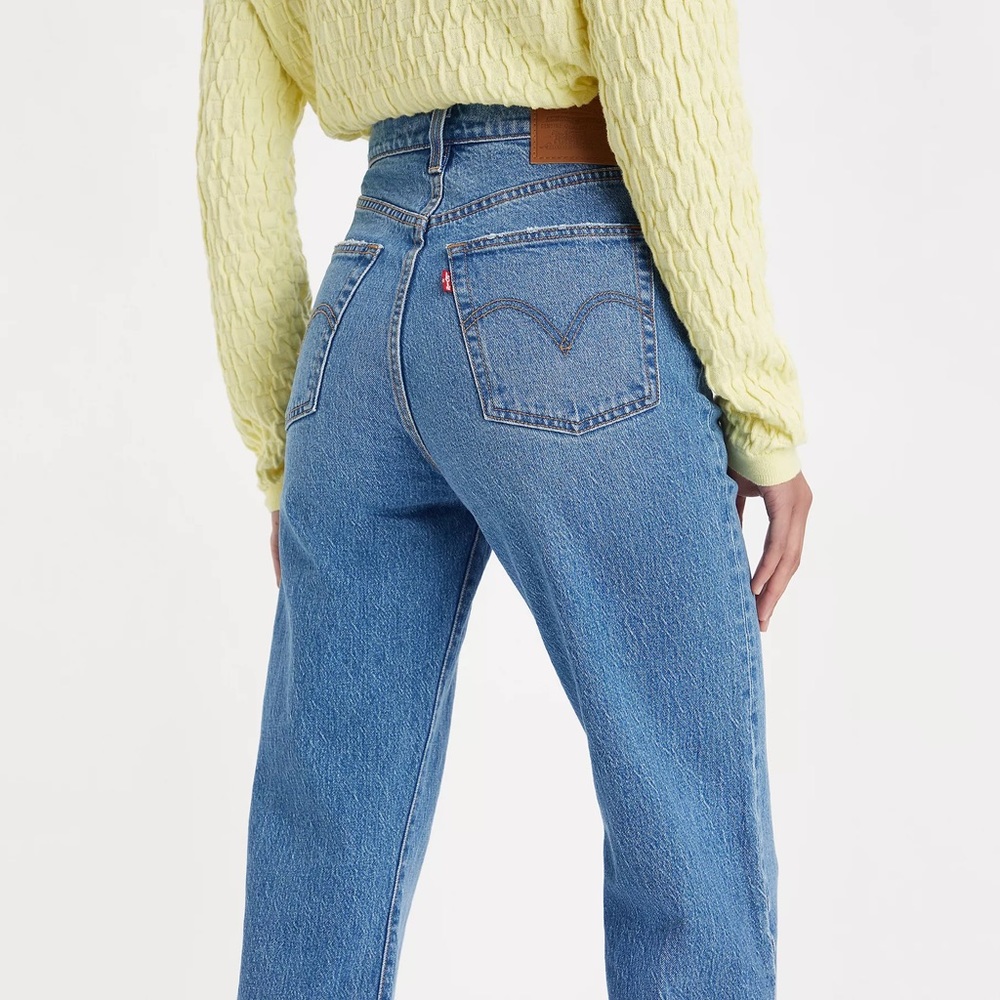 Levi’s Aritzia ribcage high rise jeans size 25